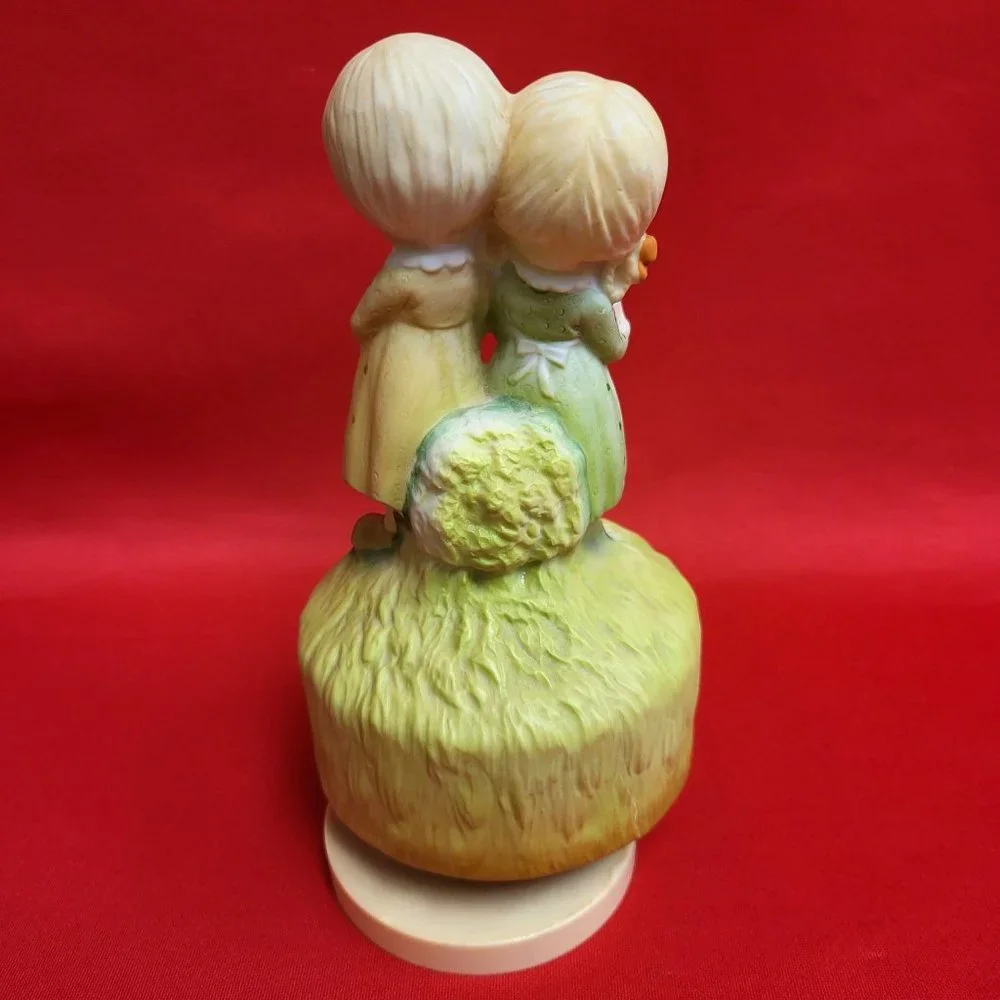 Vintage Sankyo Two Young Girls Music Box Plays The Impossible Dreams